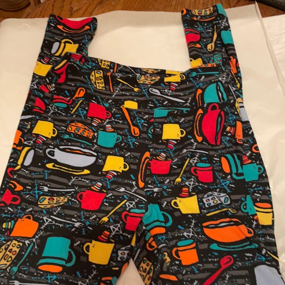 LULAROE COFFEE CUPS CAKE AND UTENSILS LEFGINGS